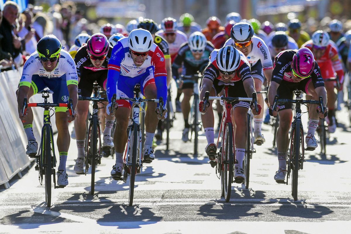 Marc Sarreau leads the peloton home