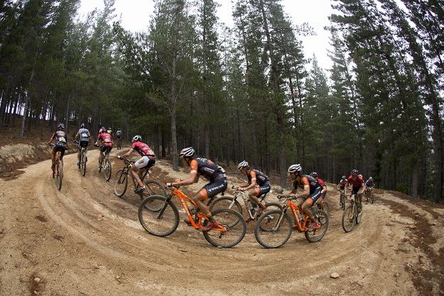 The leading bunch during stage 5