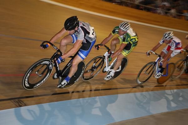 Tom Scully leads compatriot, Hayden Godfrey (New Zealand) in the Lance D Luca Memorial Scratch Race