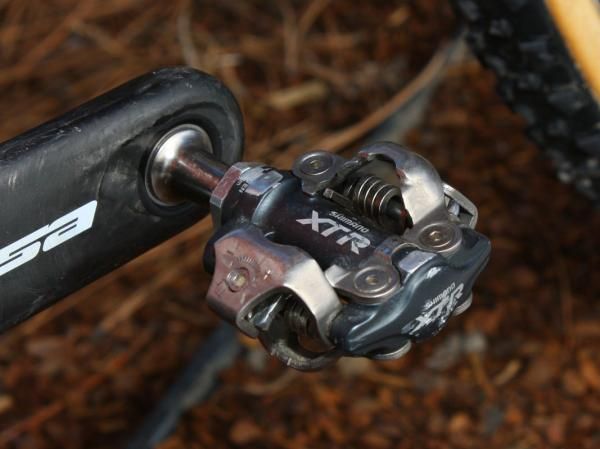 Trusty Shimano XTR pedals are highly respected for their bulletproof reliability.