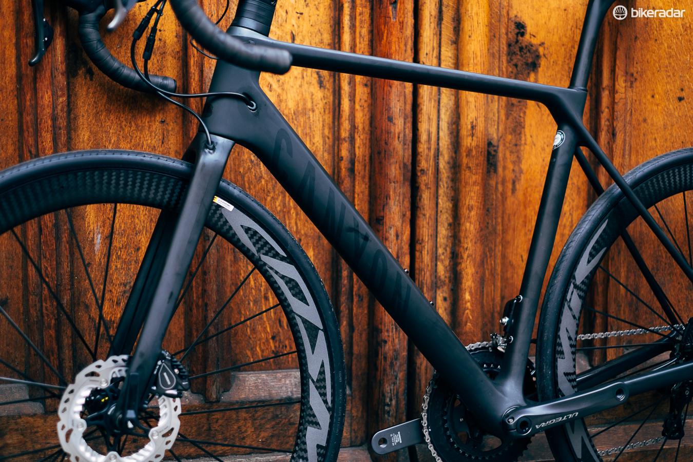 Canyon's Ultimate CF SLX 8.0 Disc is here, and it sure looks mean ...