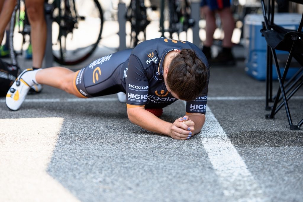 Chloe Hosking gets ready for stage