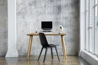Oakywood home workstation in minimalist room