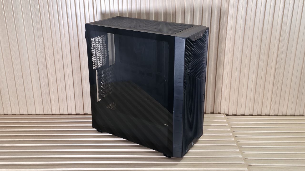 Corsair 3200D RS - Outside