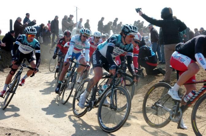 Sylvain Chavanel (Omega Pharma - Quick-Step) negotiates a bend at Troisvilles a Inchy
