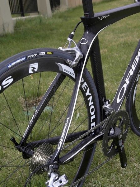 The front triangle's curves carry through the seat stays all the way to the dropouts