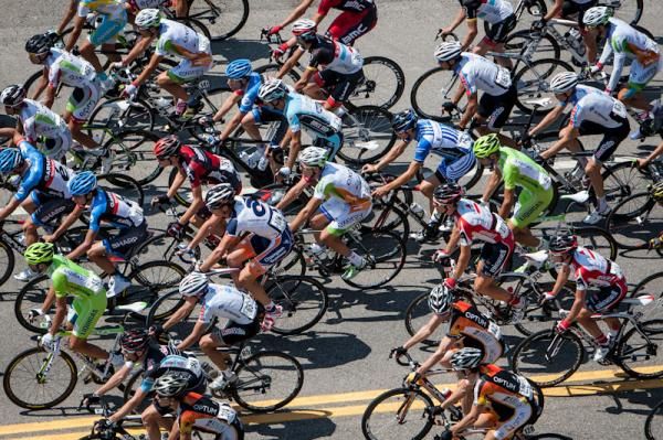 Riders stay packed together heading into one of today's climbs.