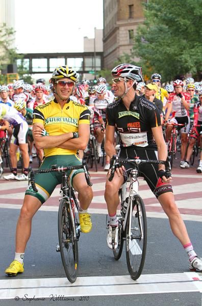 Scott Zwizanski (Kelly Benefit Strategies) and Rory Sutherland ( United Healhtcare p/b MAXXIS) chat.