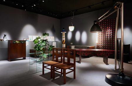 Friedman Benda paris opening: shown here is a fair stand at Tefaf