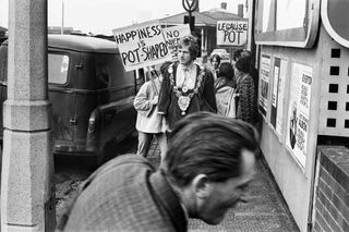 Robert Plant with pro-drugs protesters outside Wednesbury Magistrates Court