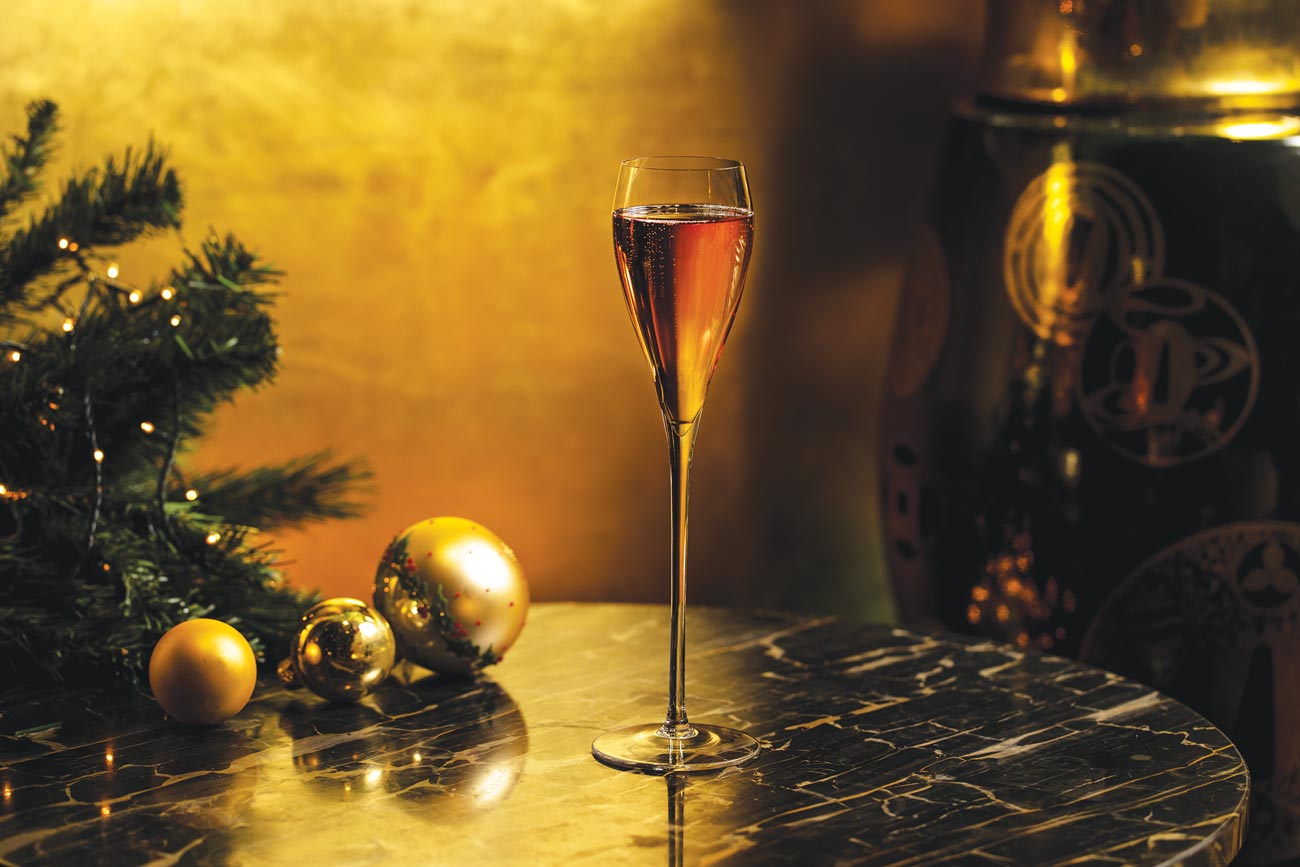 DEC281.sparkling_wine_cocktails.classic_champagne_cocktail-1.jpg