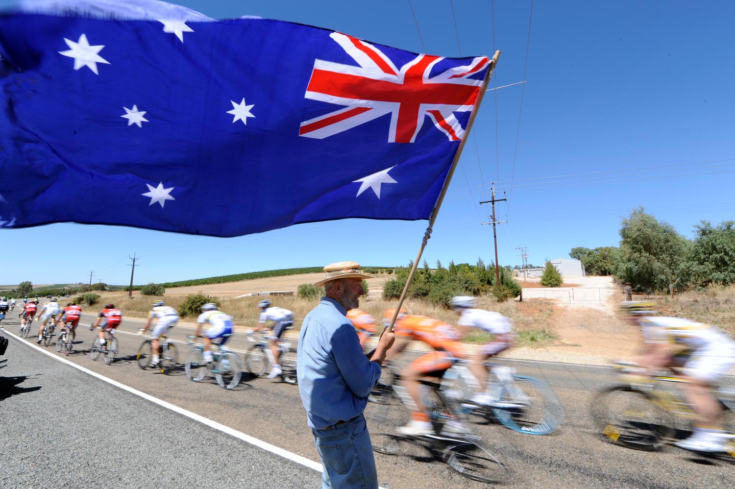 tour down under, tdu, stage one, 2010, andre greipel, htc columbia, team sky, greg henderson, lance armstrong, australia, protour, adelaide, cycling, cycle racing