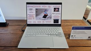 Asus Vivobook S14