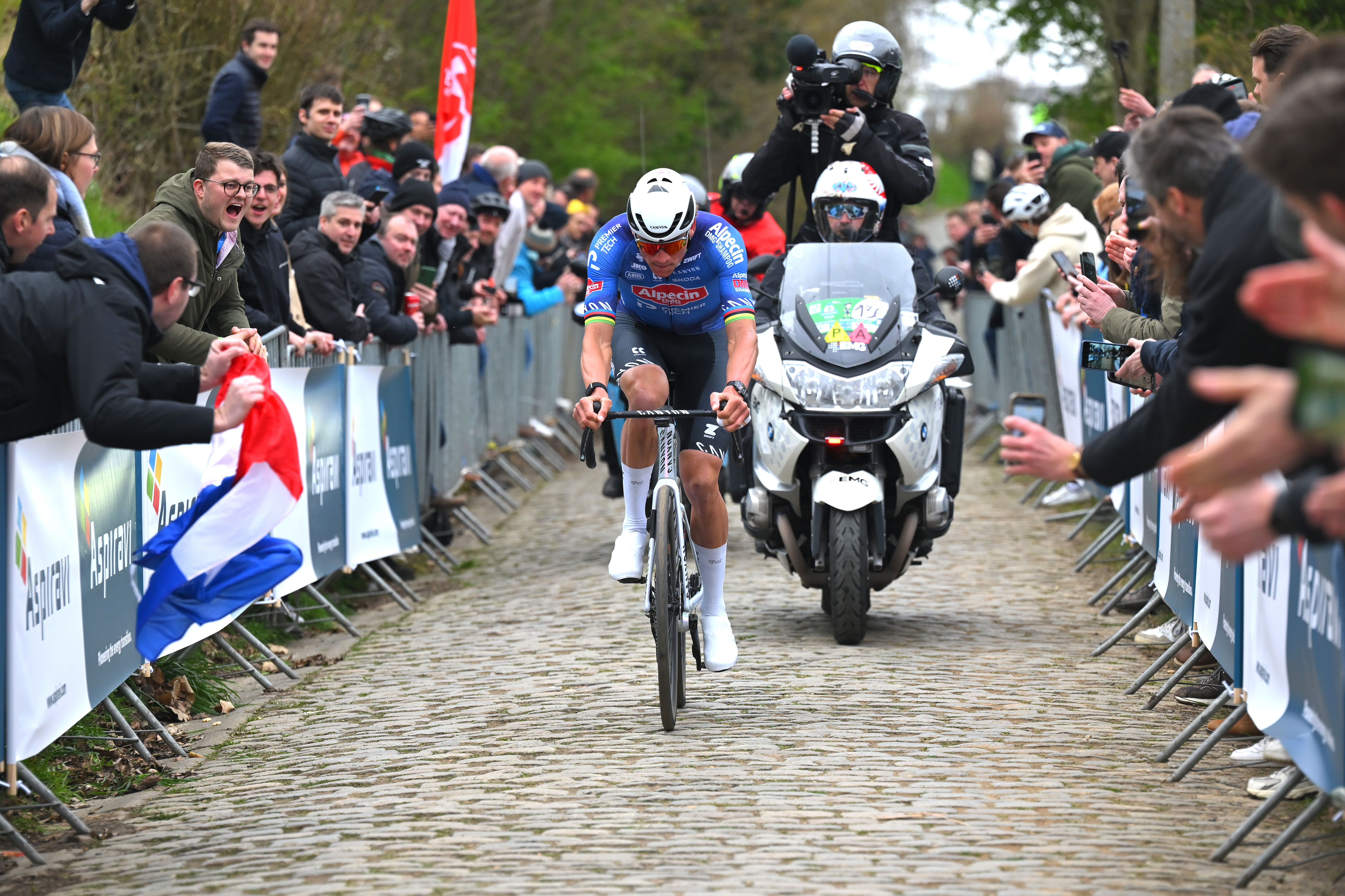 HARELBEKE, BELGIUM - MARCH 27: Mathieu van der Poel of Netherlands and Team Alpecin-Premier Tech competes in the breakaway passing through the Oude Kwaremont cobblestones sector during the 68th E3 Saxo Classic 2026 a 208.5km one day race from Harelbeke to Harelbek / #UCIWT / on March 27, 2026 in Harelbeke, Belgium. (Photo by Tim de Waele/Getty Images)