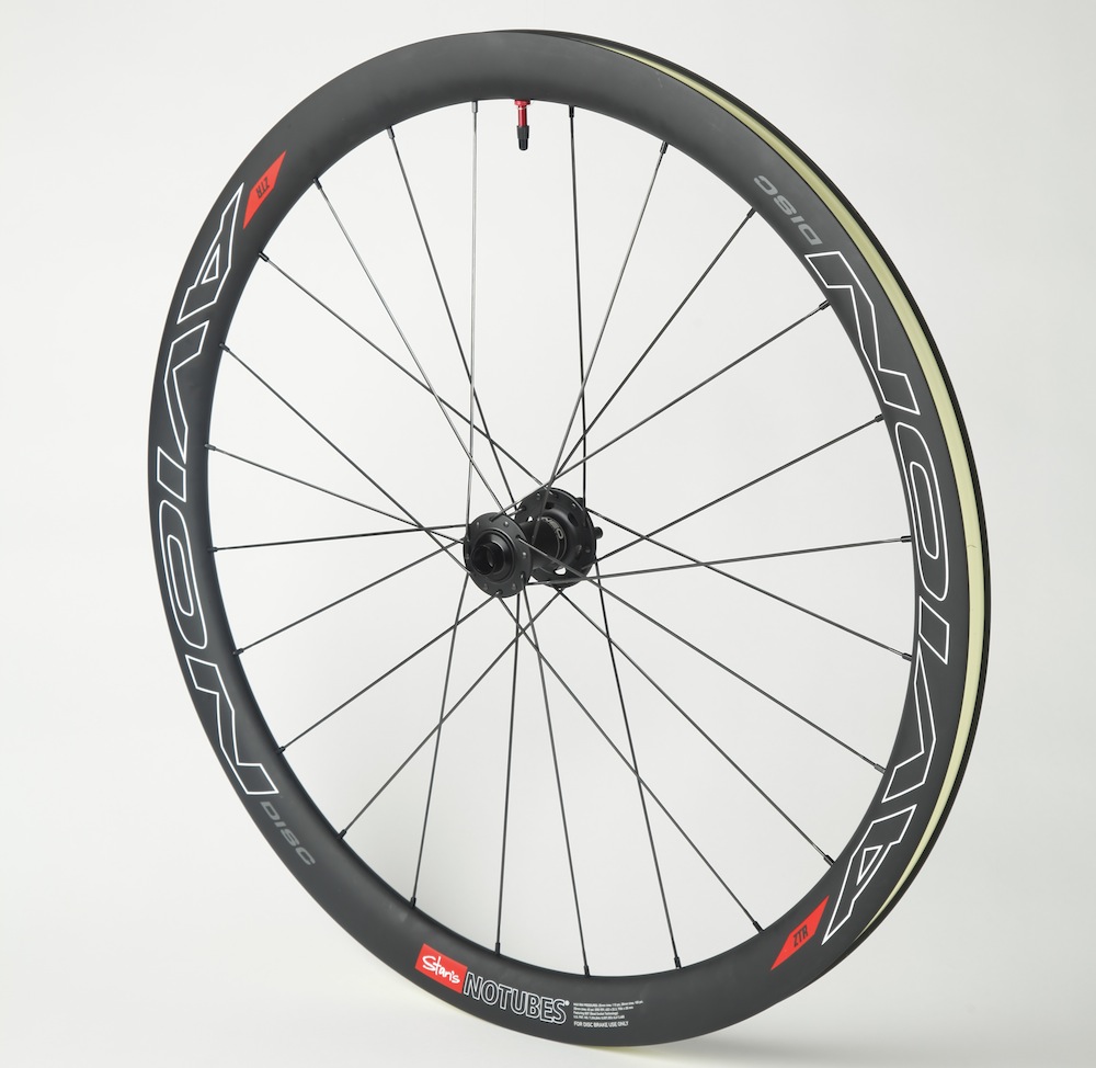 Stans NoTubes ZTR Avion disc wheelset (4)