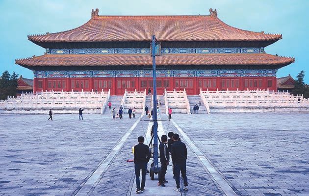 This one-off documentary goes into areas tourists never get to see, the Forbidden City in the centre of Beijing