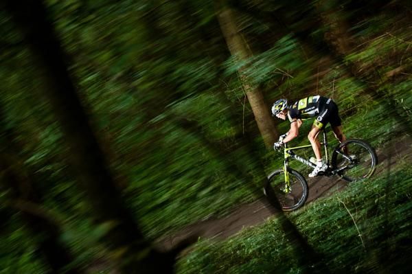 Wolfram Kurschat (Topeak Ergon Racing Team) speeds downhill