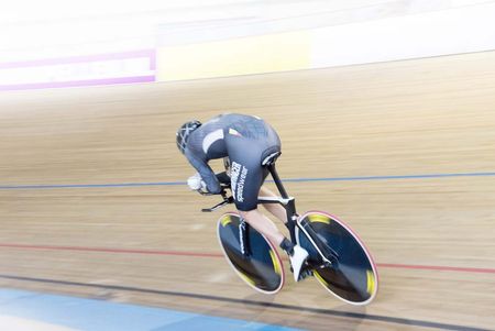 Thomas Dekker from behind