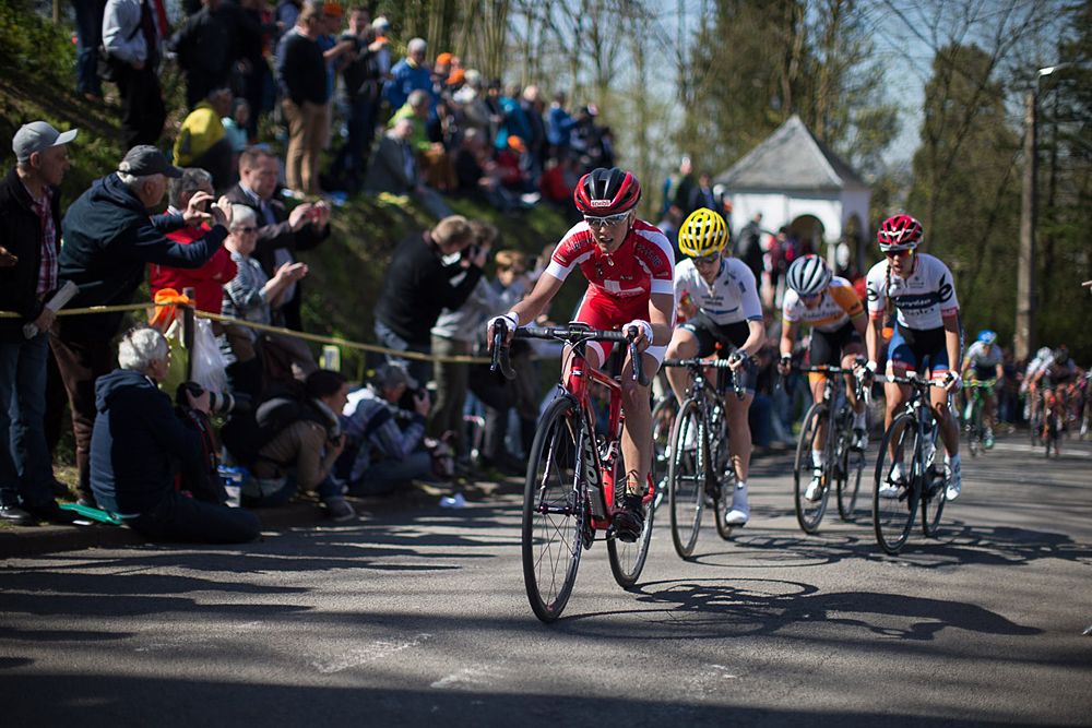 Emma Johansson (SWE) of Wiggle Hi5 Cycling Team digs deep in the last few hundred metres of the Fl&egrave;che Wallonne Femmes