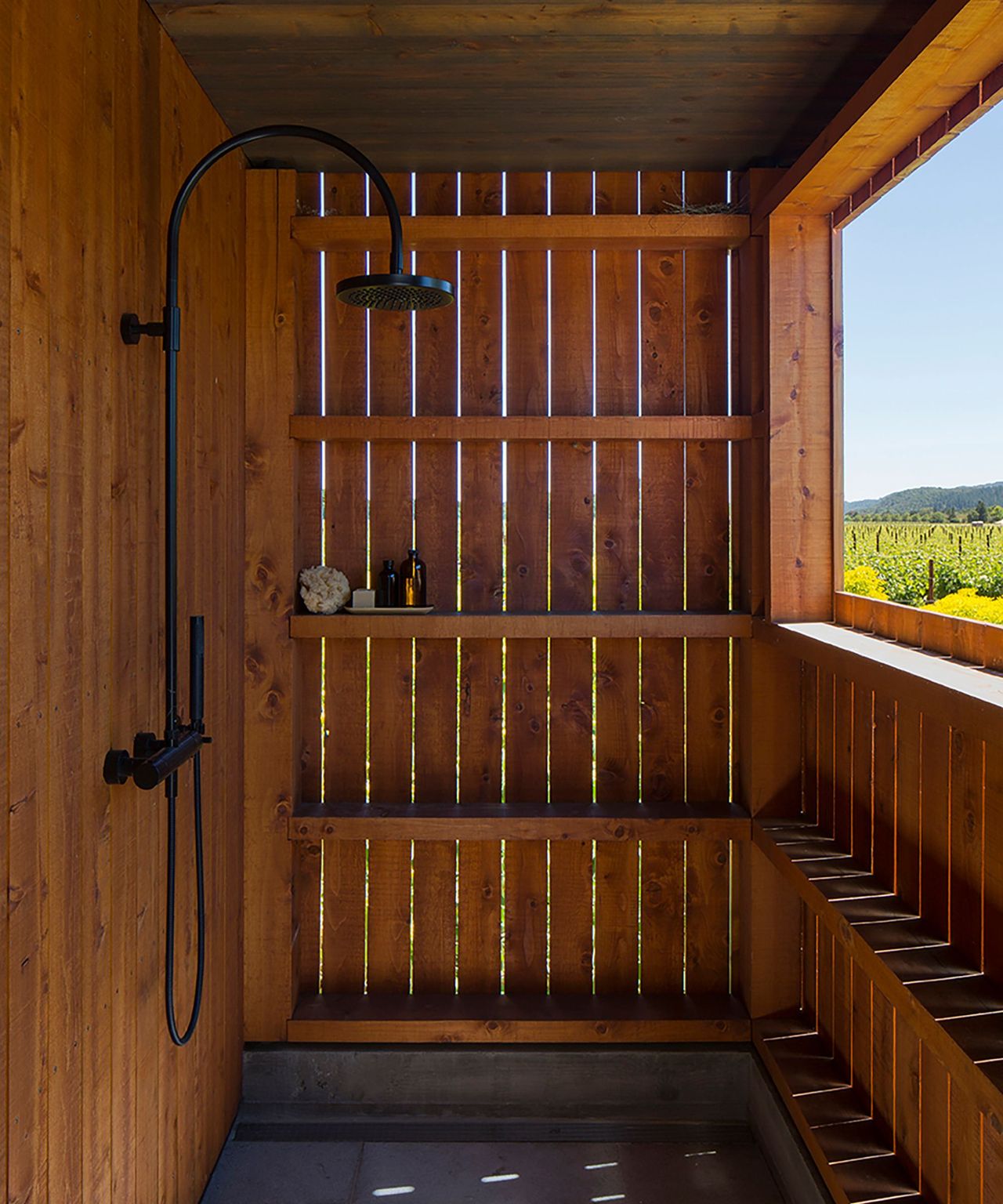 13 outdoor shower ideas for a useful, luxurious yard feature Homes