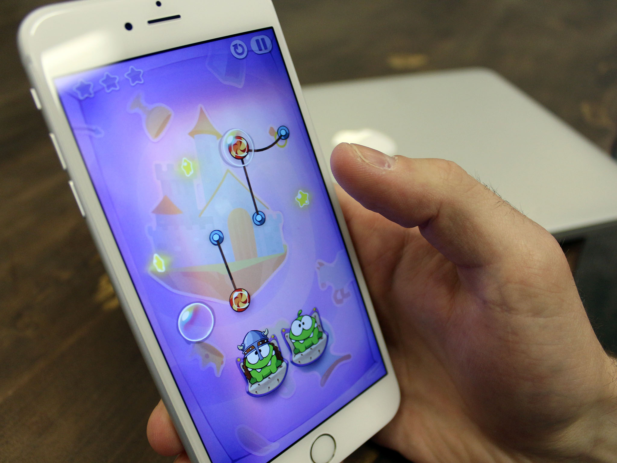 Cut the Rope: Time Travel hits iOS and Android today - Polygon