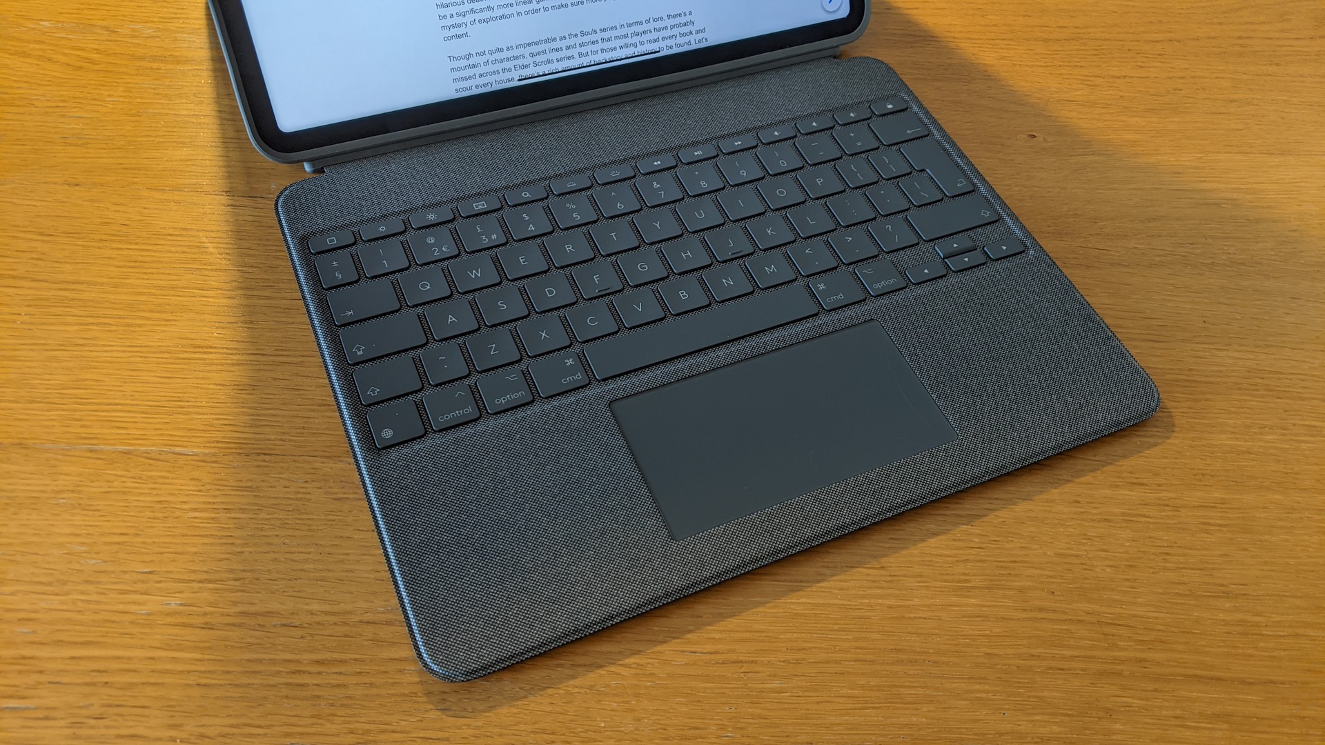 Logitech Combo Touch folio iPad keyboard case