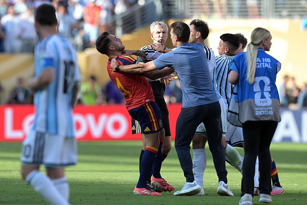 'Disgusting' Leandro Paredes grabs Eric Garcia by throat after Argentina lose World Cup final
