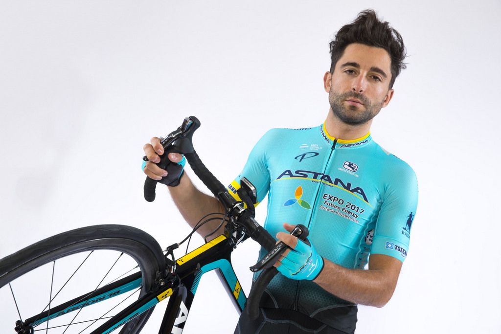 Moreno Moser models the new Astana team kit and Argon 18 bike
