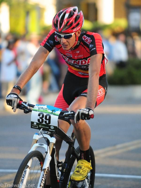 Colin Cares (Kenda Felt) rolling through the finish