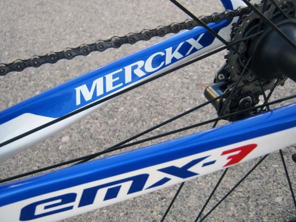 Eddy Merckx's latest EMX-7 flagship uses asymmetrical chain stays.