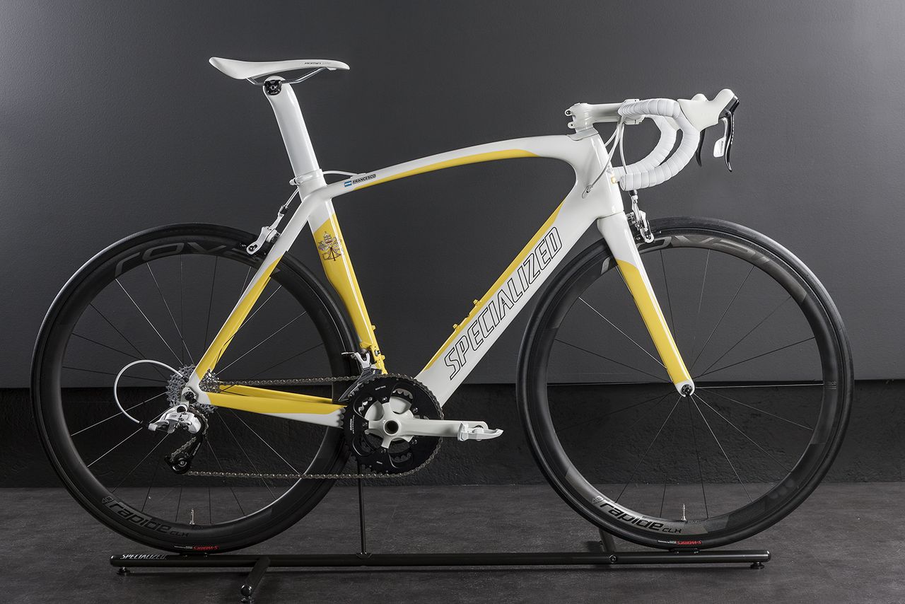 The Specialized Venge presented to Pope Francis by Peter Sagan