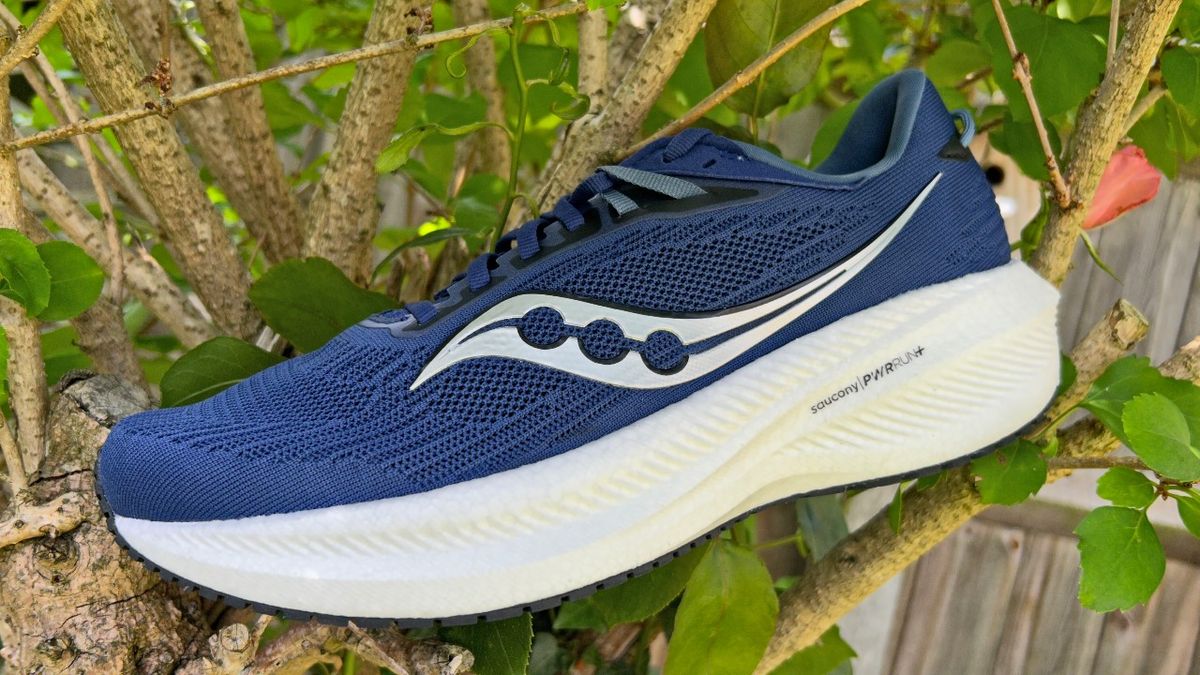 saucony lightweight running shoes