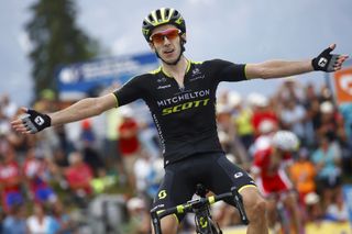 Adam Yates (Mitchelton-Scott) wins the final stage