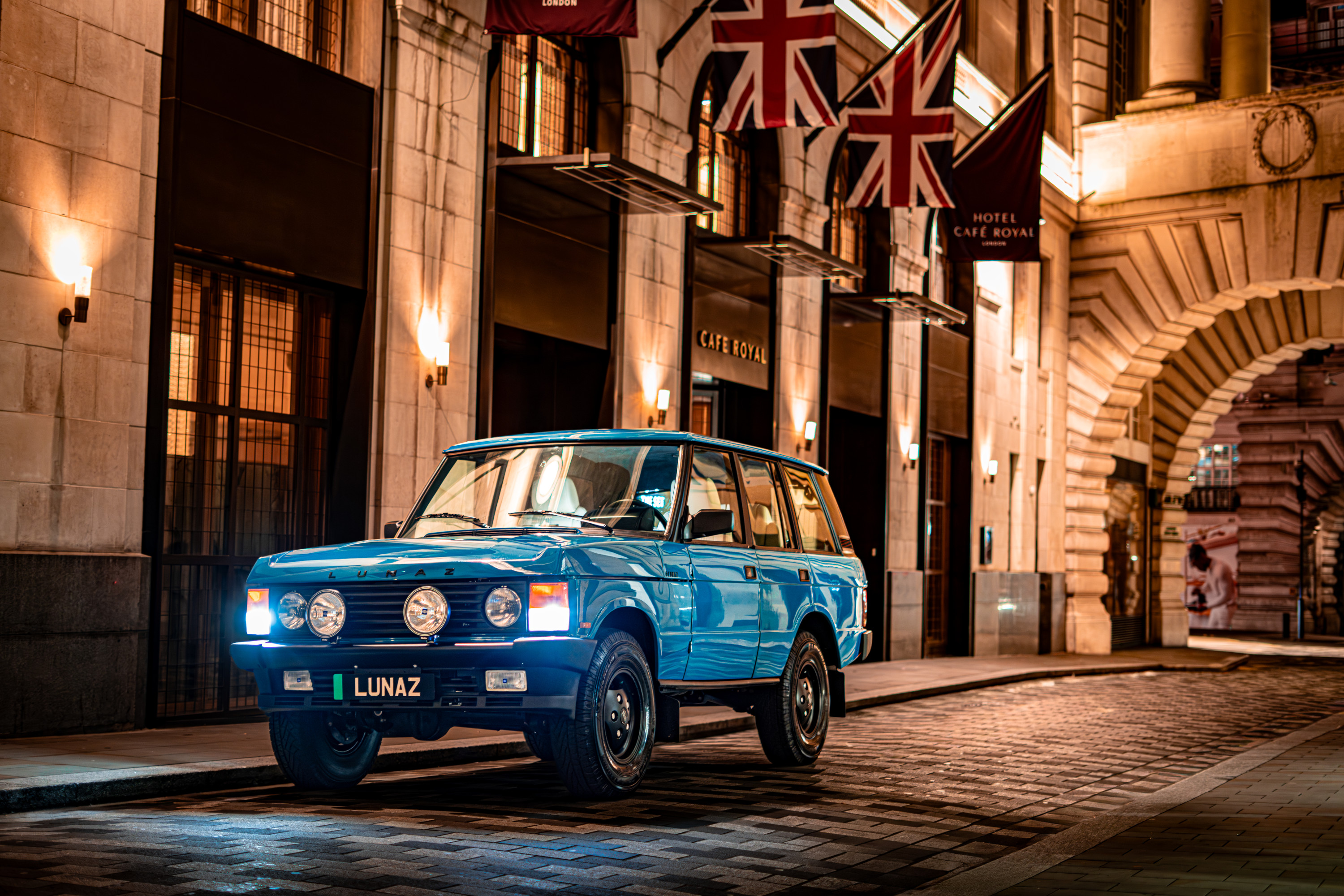 Range Rover Classic LZ018 remastered by Lunaz
