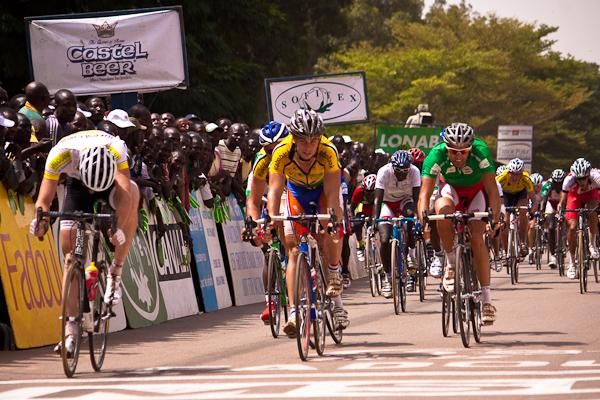 Zbigniew Gucwa (Team Reine Blanche) claims the field sprint for third place in front of Peter Van Agtmaal (Netherlands) and Laurent Mars (Belgium).