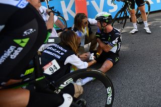 Mark Cavendish is treated by the race doctor