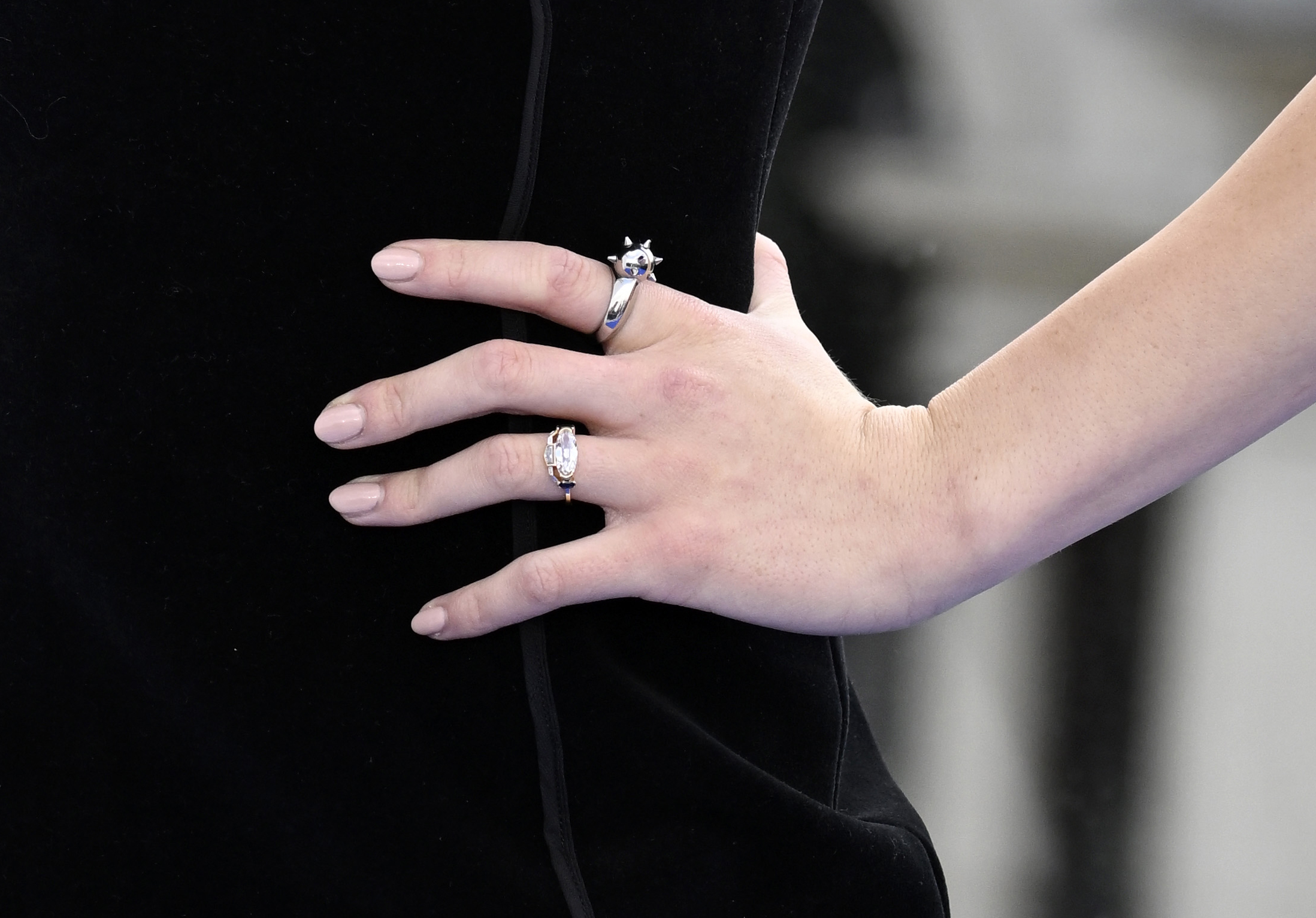 ring - Joey King