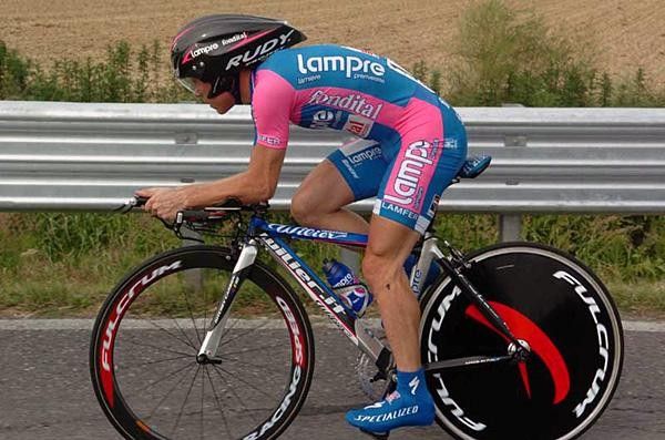 Damiano Cunego (Lampre-Fondital) out on the road