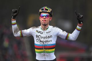 Wout Van Aert wins the Namur World Cup