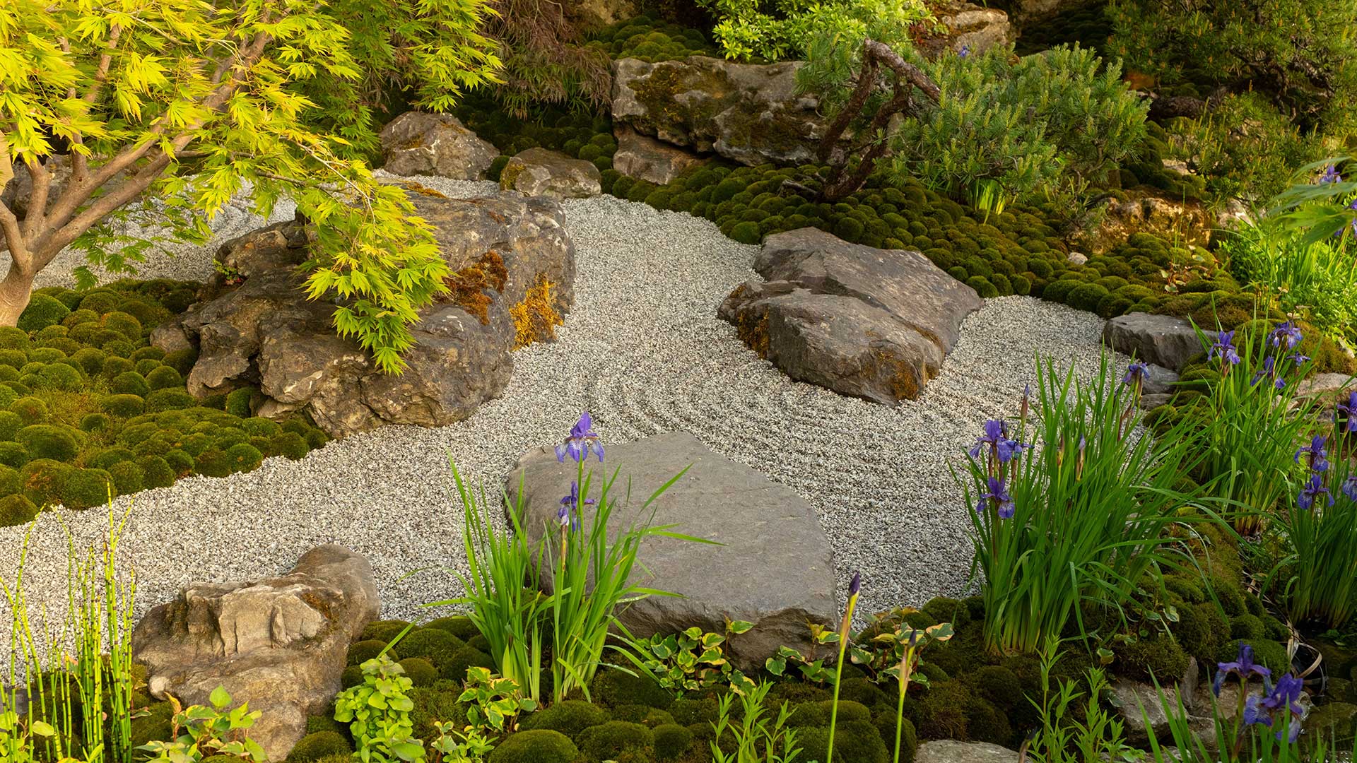 gravel garden area at Cha no Niwa - Japanese Tea Garden designed by Kazuyuki Ishihara