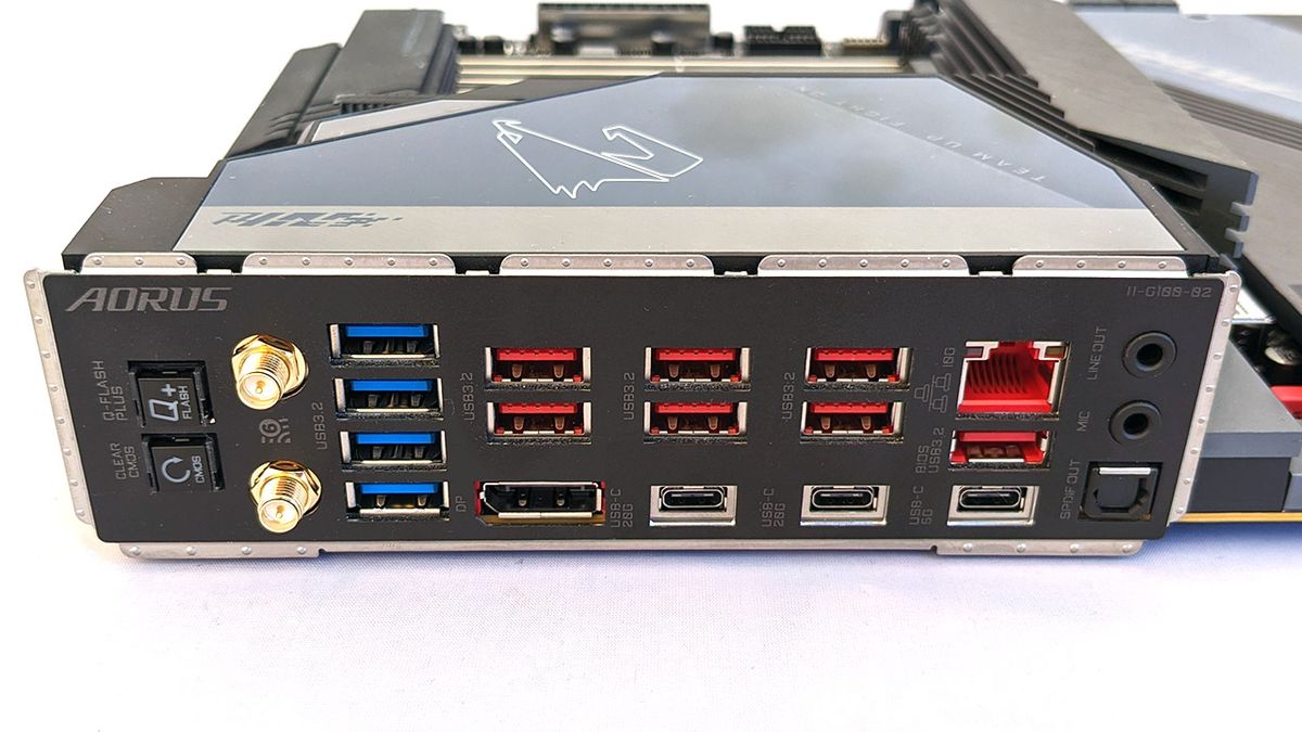 Gigabyte Z790 Aorus Master rear I/O