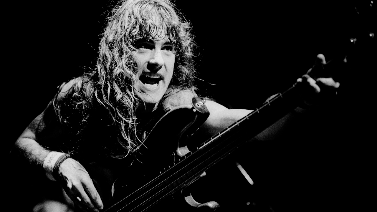 Steve Harris on stage in 1985