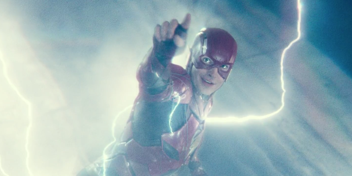 Flash smiling in Justice League