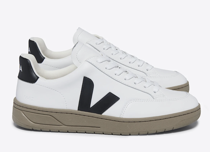 Veja, V-12 LEATHER WHITE BLACK DUNE