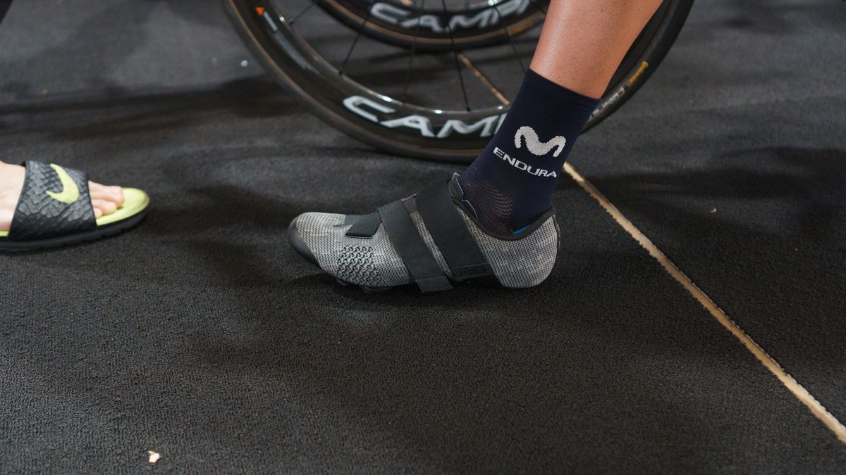 Team Movistar has a number of different colours of the Powerstrap R5 to hand
