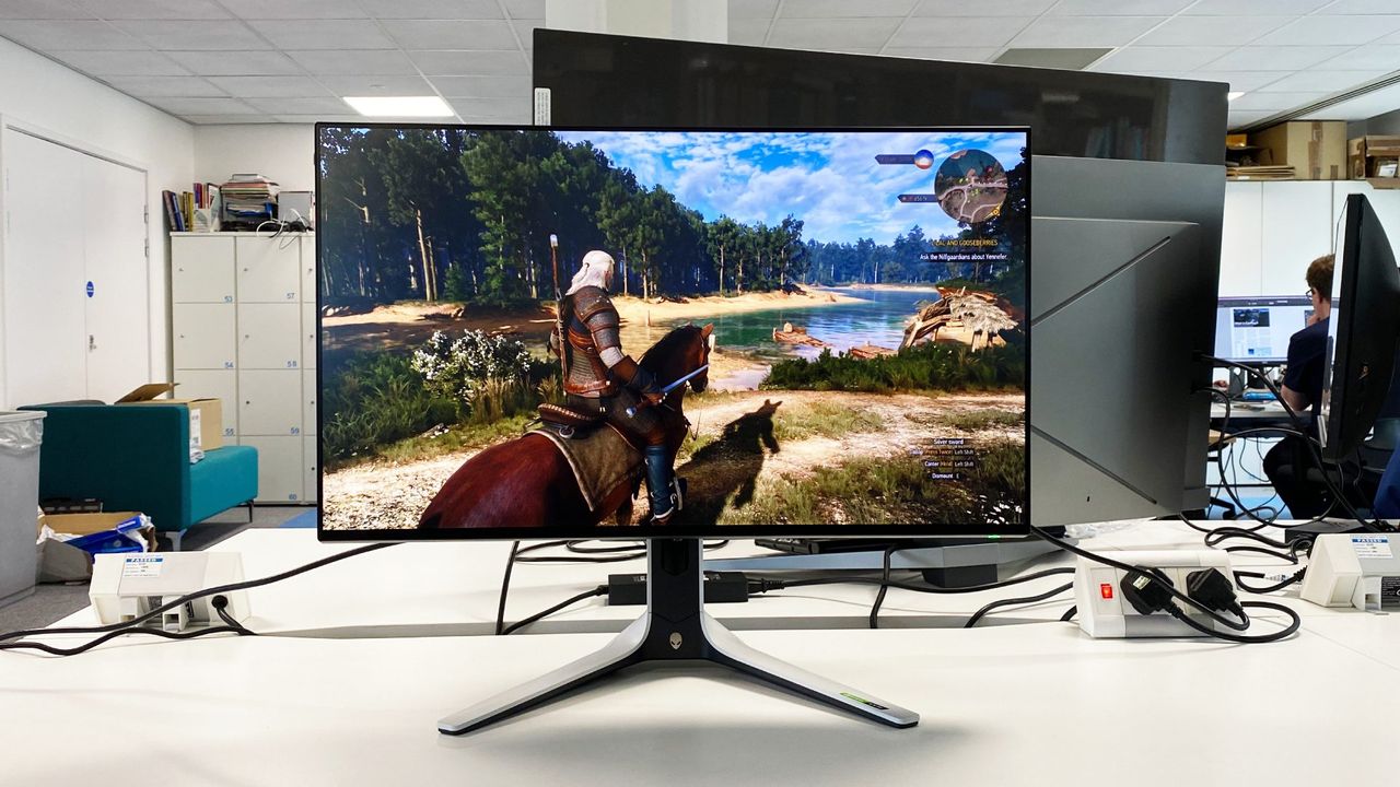 Alienware AW2723DF