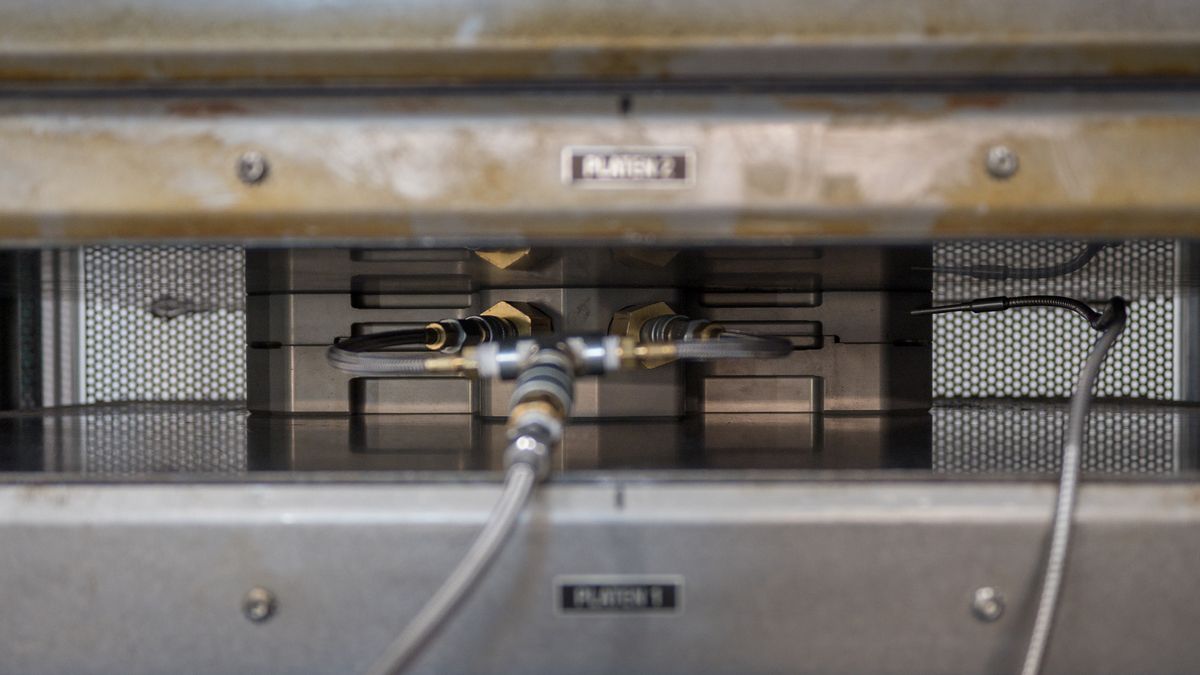 Enve composites one piece bar and stem baking and hardening