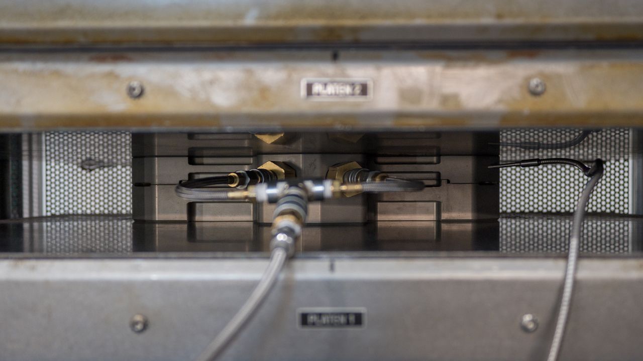 Enve composites one piece bar and stem baking and hardening