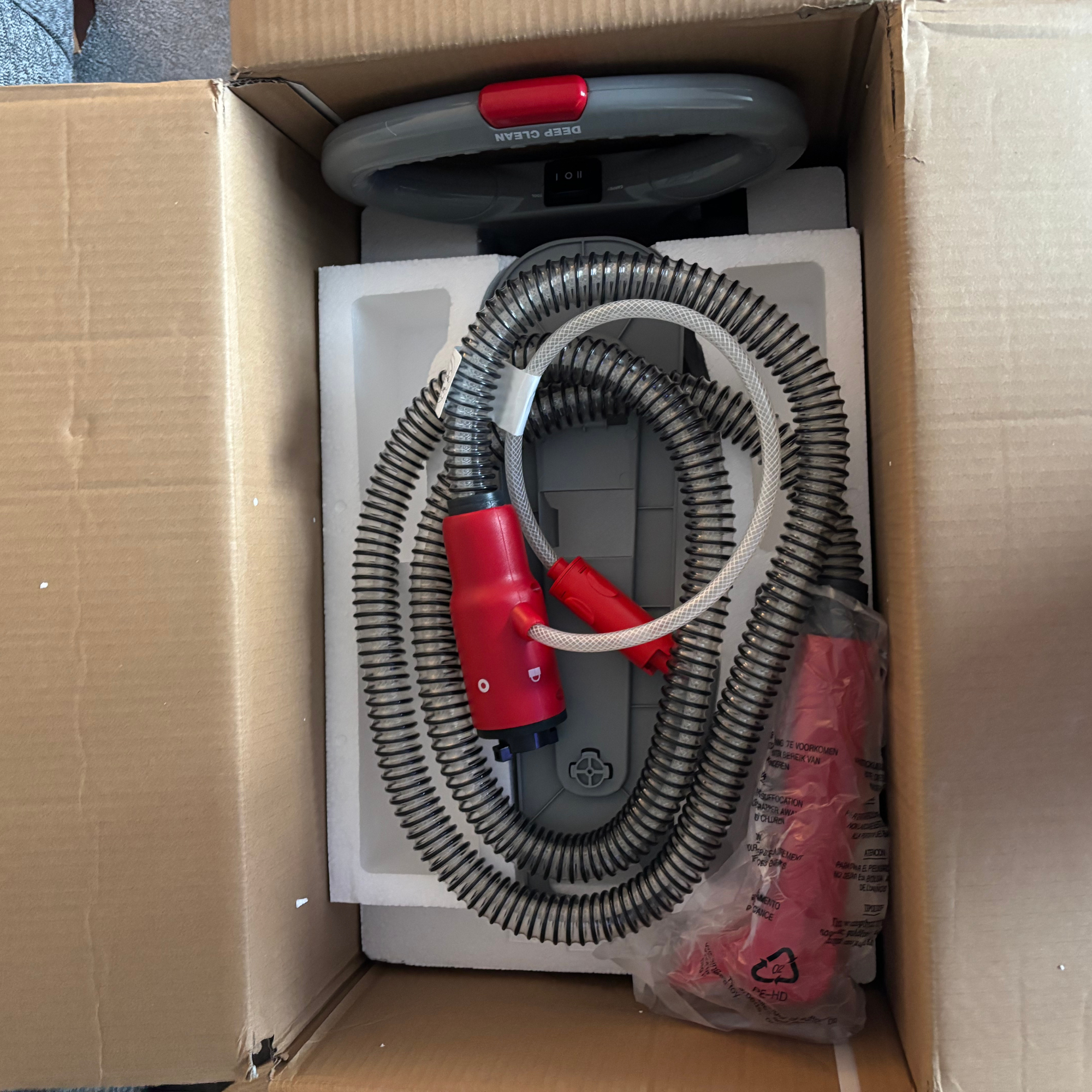Rug Doctor Deep Upright Carpet Cleaner  unboxing