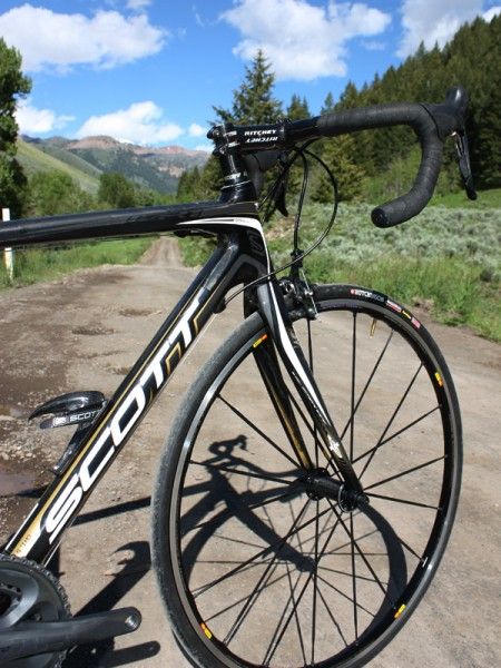 The 2010 CR1 frames will use shorter top tubes and longer head tubes for a more relaxed riding position relative to the original.